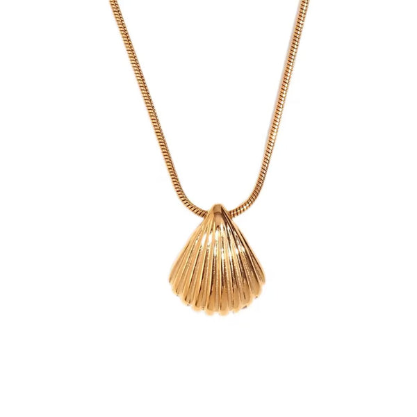 Gold Scallop Pendant Necklace