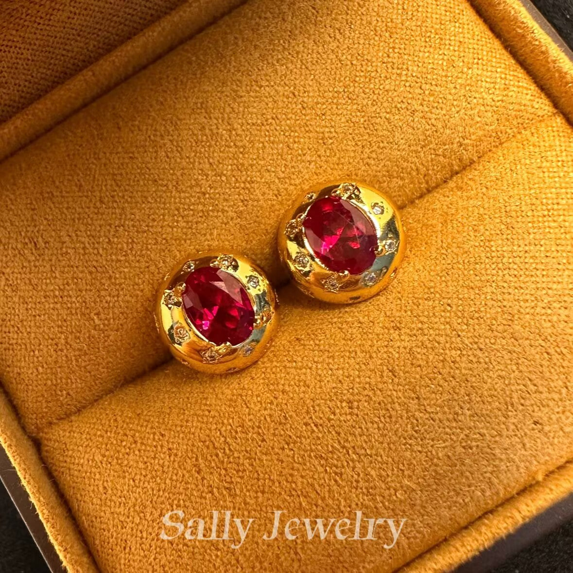 Ruby Gypsophila Jewelry Set