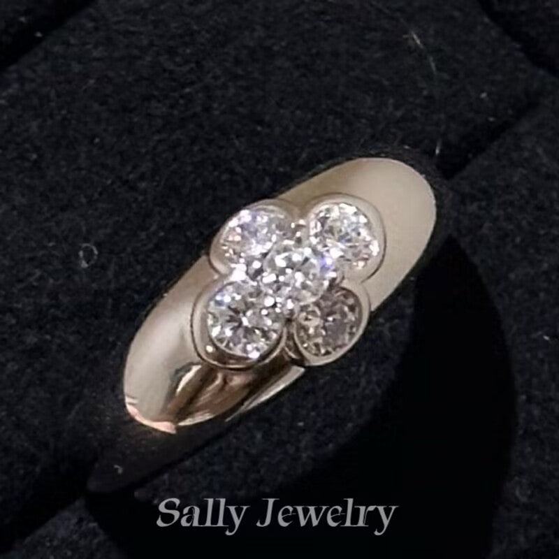 Zirconia Flower Ring